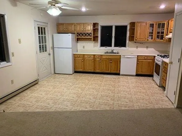 113 Pine Forest Rd APT 2, Greeley, PA 18425
