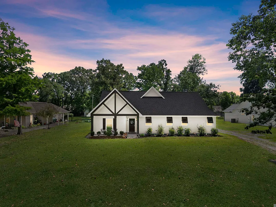 18656 Magnolia Est