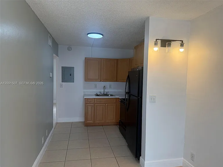 715 NE 2nd Ave #202 — Photo 5