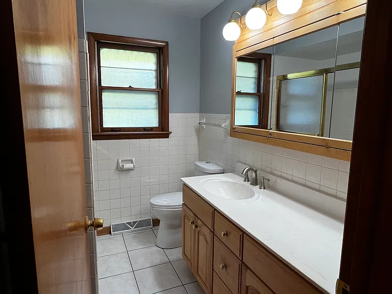 5341 Grand Ave — Photo 10