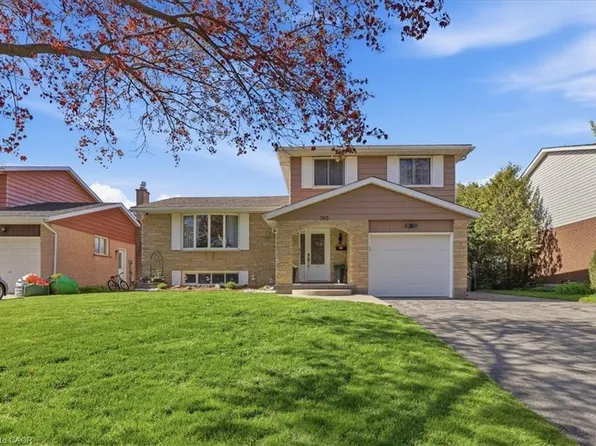 393 Shallmar Ct, Waterloo, ON N2K 2G6