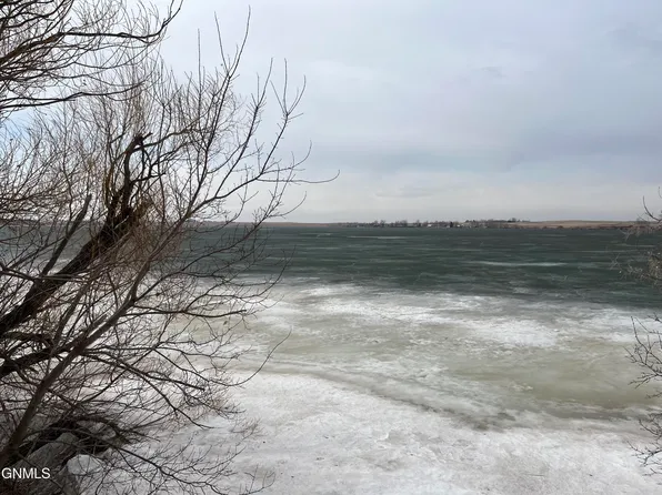 9505 45th Ave SE, Ashley, ND 58413