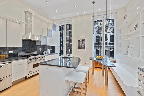 Sold by Compass | media 5