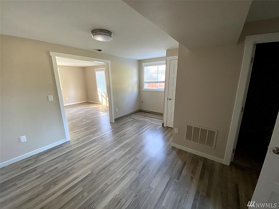 5th image of 15306 13th Avenue Ct E