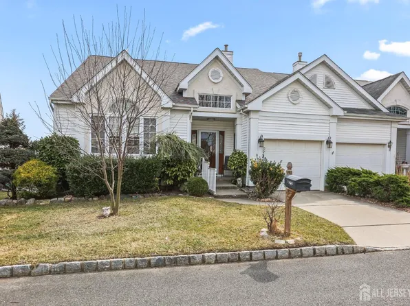 25 Birmingham Ln, Monroe Township, NJ 08831