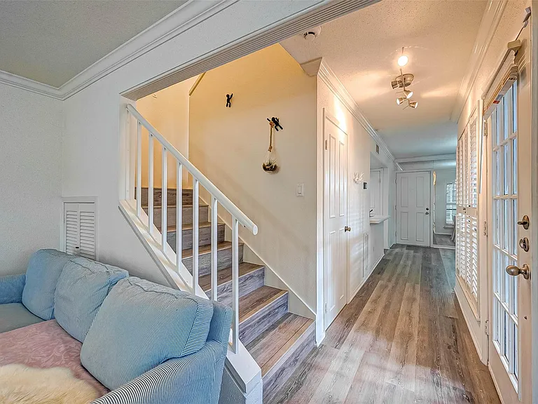 1908 Augusta Dr #7 — Photo 7