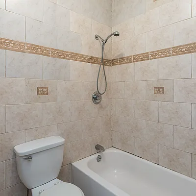 Rented by Nooklyn NYC LLC | media 7
