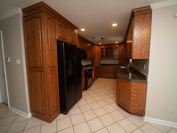 2nd image of 8254 Hardwood Cv