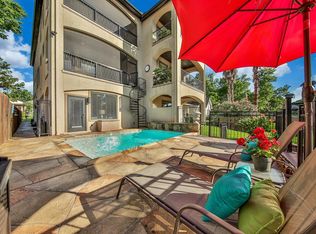 719 Paradise Ln, Montgomery, TX 77356