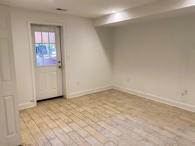 510 6th St NE #B — Photo 18