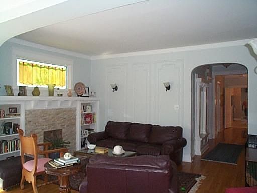 2nd image of 4523 N Artesian Ave