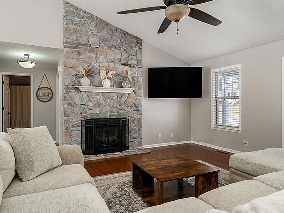 2nd image of 559 Windrowe Dr