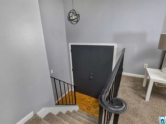 3rd image of 1846 Creely Dr