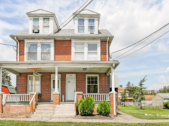 2nd image of 419-421 6th St #419-1