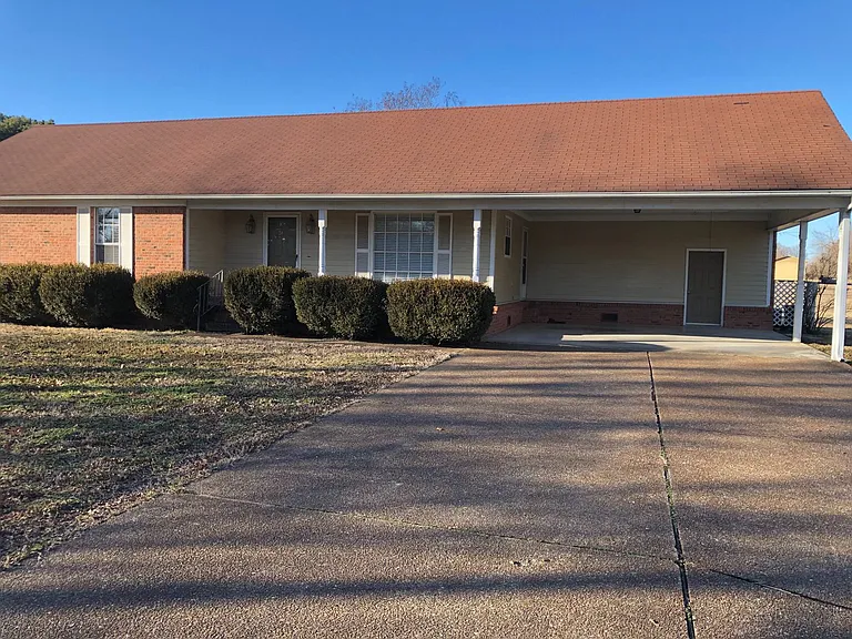 1393 W Main St — Photo 2