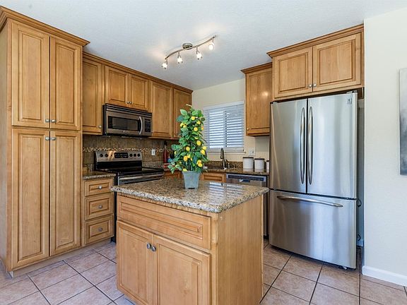 3rd image of 5994 Montalvo Dr