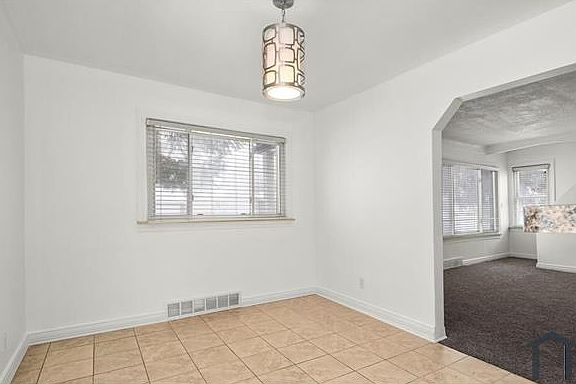 4th image of 24868 Grove Ave