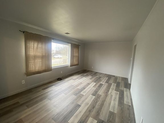 2nd image of 4120 Bradley Dr