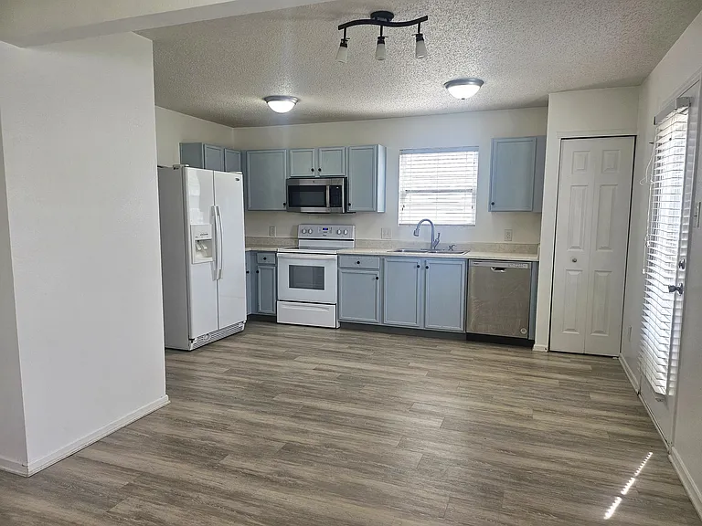 9389 W Stargazer Dr — Photo 16