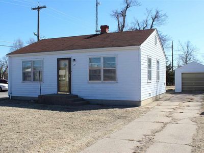 17 W 26th Ave, Hutchinson, KS, 67502