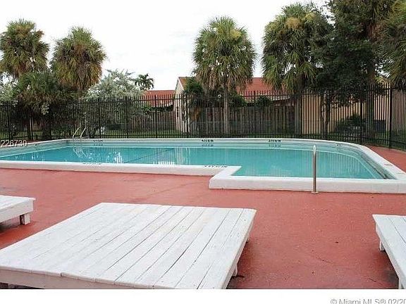 5th image of 21255 NE 8th Pl APT 8