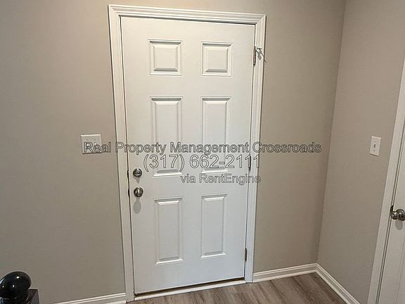 4th image of 5509 W Woodhaven Dr