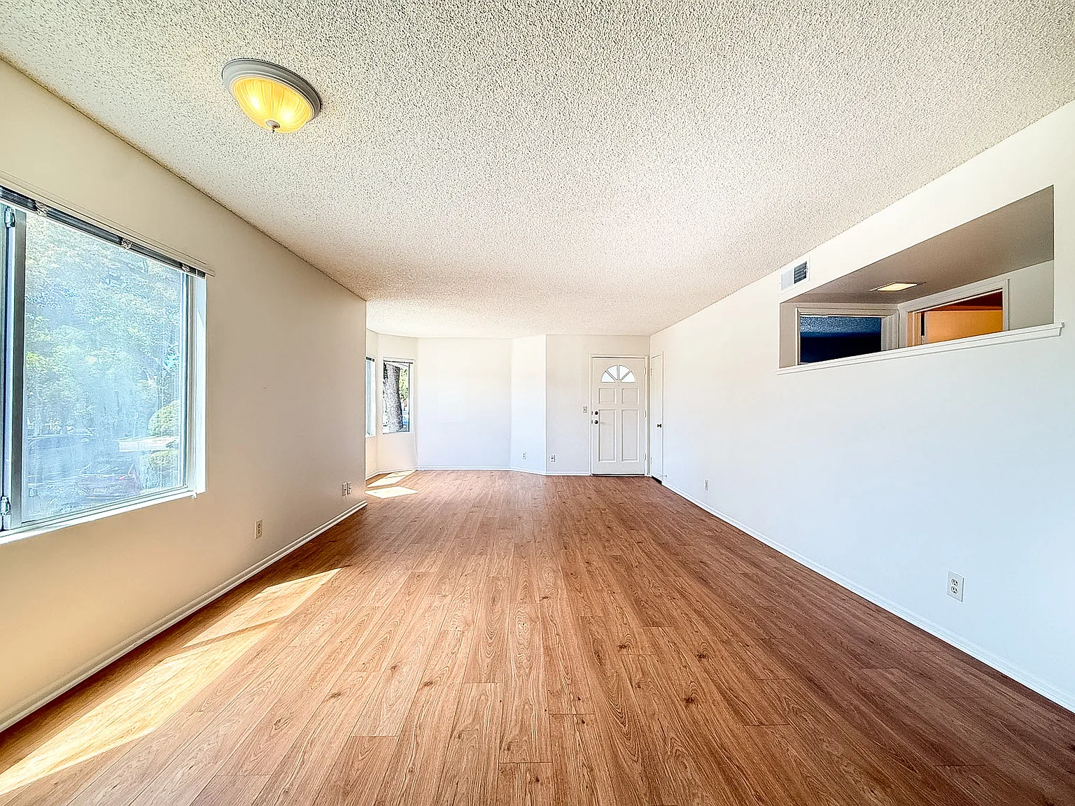 2 bed, 1000 sqft, $2,800 — Photo 4