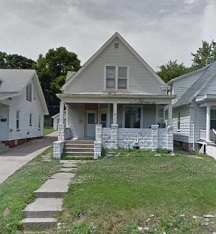 2313 NE Monroe St photo 1