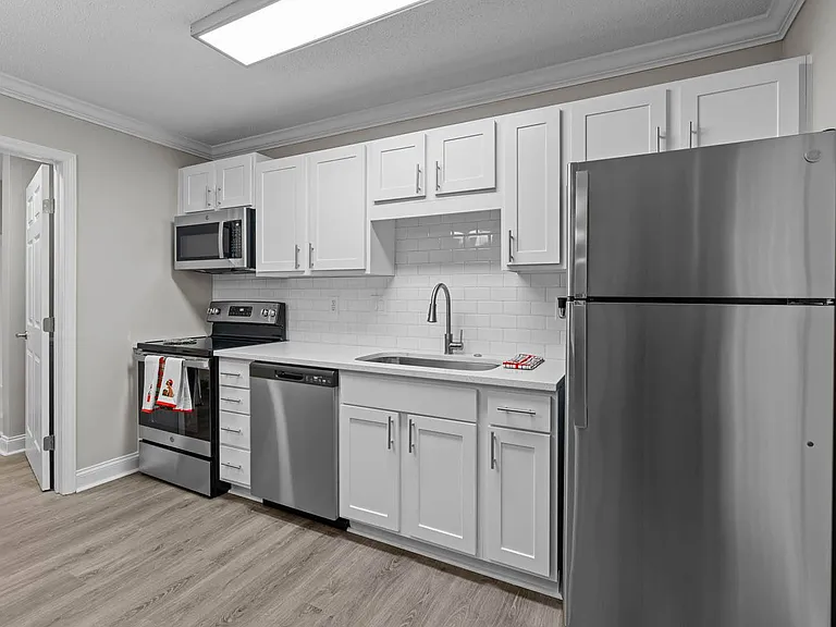 Indigo Apartments — Photo 36