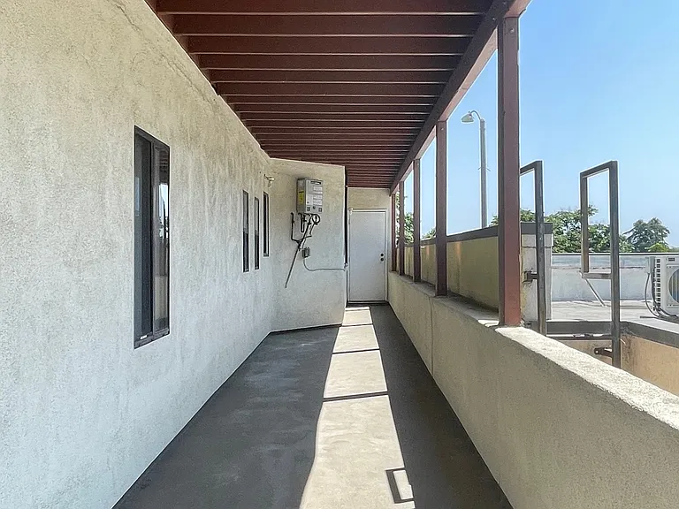1635 E Washington Blvd #A — Photo 10