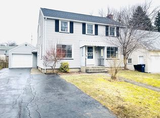 18 Queensboro Rd, Rochester, NY 14609