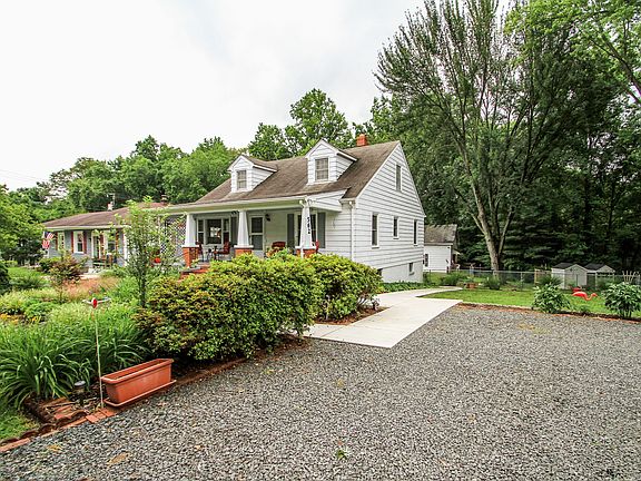 4th image of 562 Melchers Dr