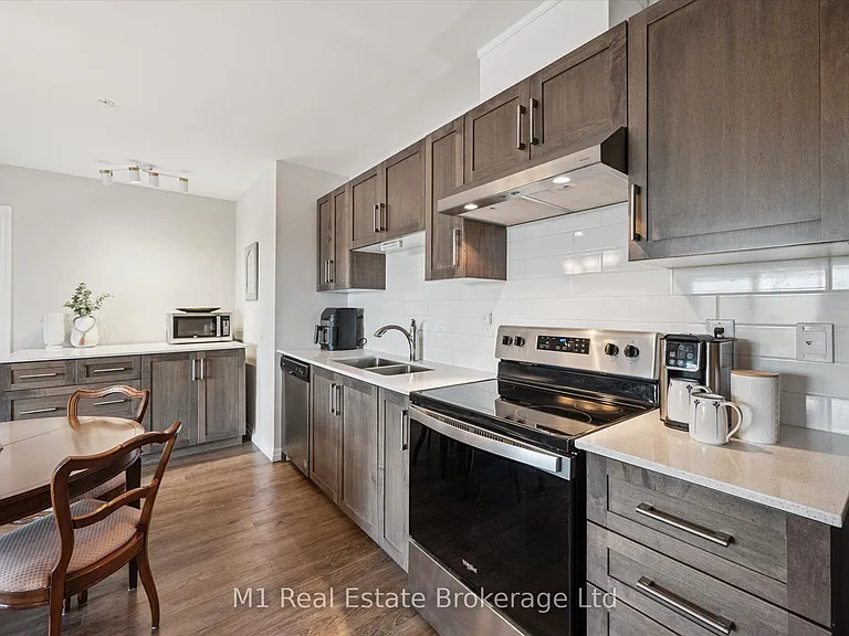 35 Kingsbury Sq #215 — Photo 15