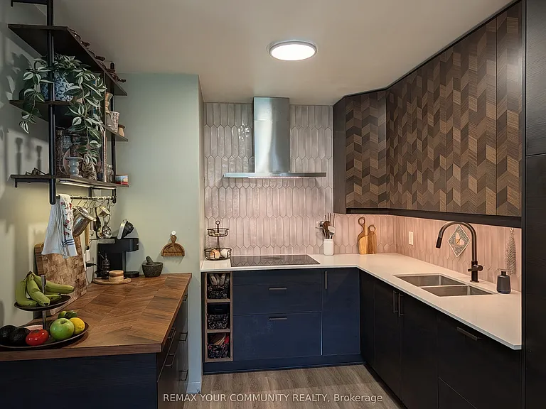 507 Pineview Gdns — Photo 5