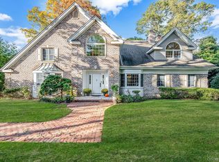 15 Riviera Court, Great River, NY 11739