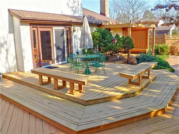 5th image of 10043 Fairfax Dr