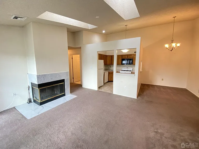 31 Dartmouth Way — Photo 2