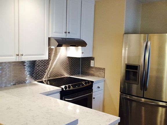 Backsplash and quartz countertops