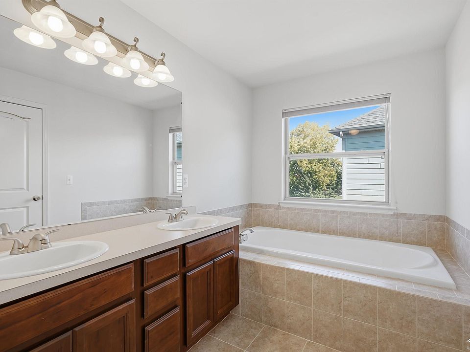 41668 Steinbeck Gln, photo 27