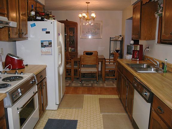 4th image of 26605 E Cove Dr