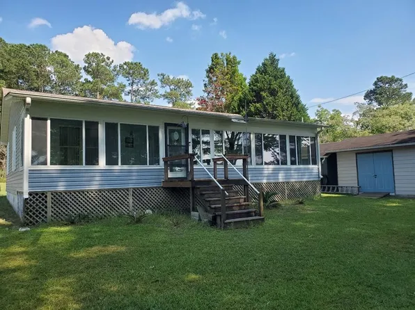 1219 Moultrie Dr, Manning, SC 29102