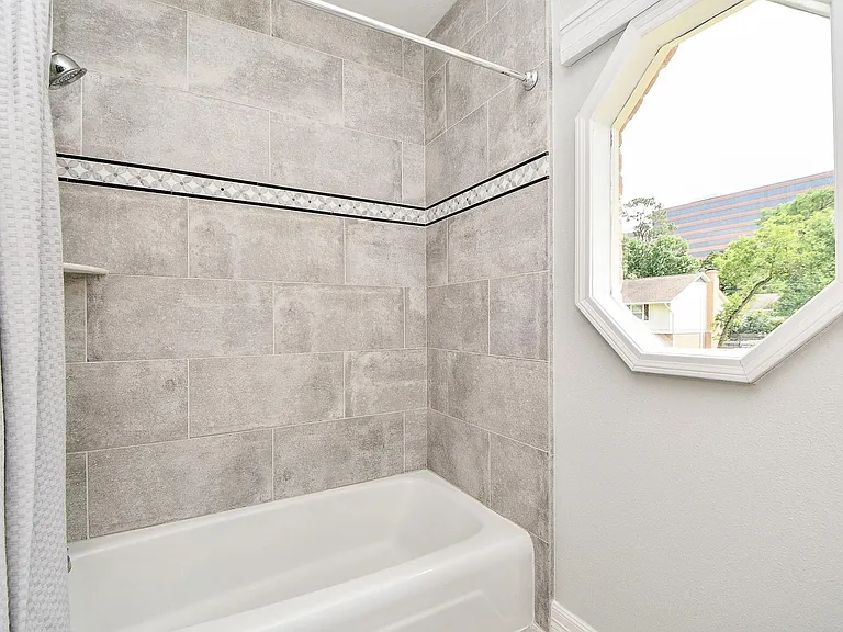 707 Thistlewood Dr — Photo 24
