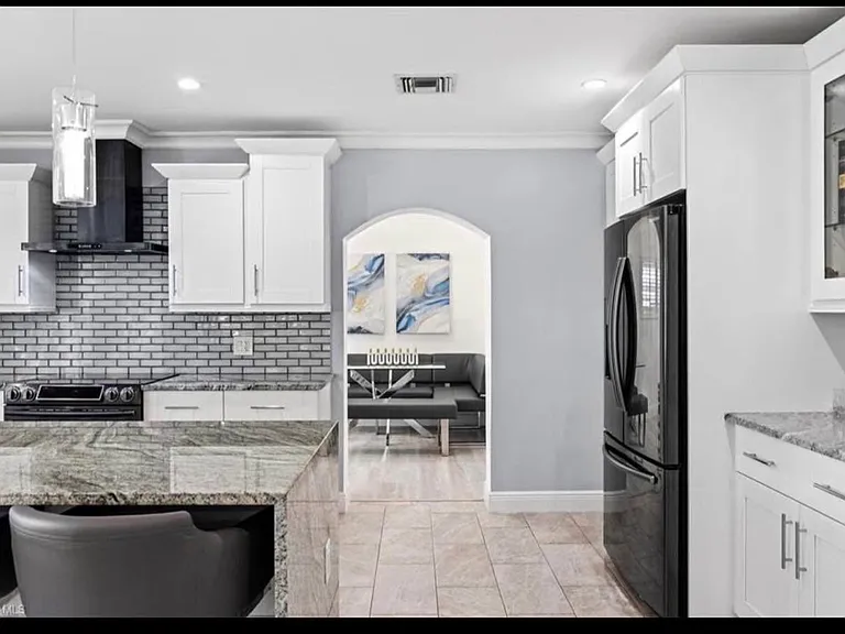 5210 Floridan Ave — Photo 5