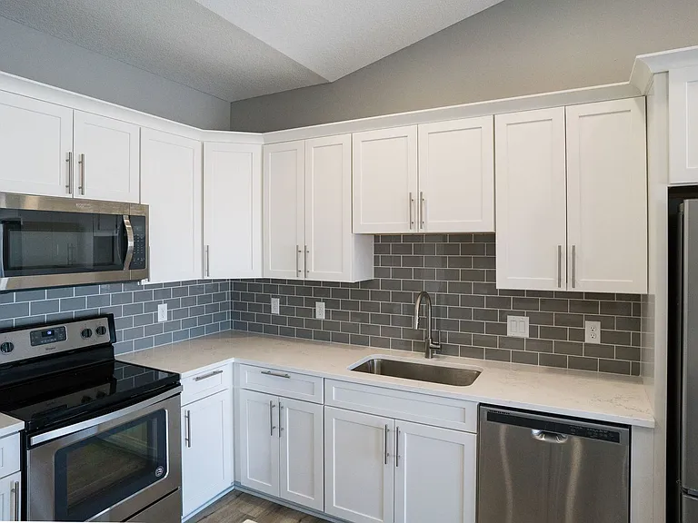 695 SE Tallgrass Ln — Photo 6