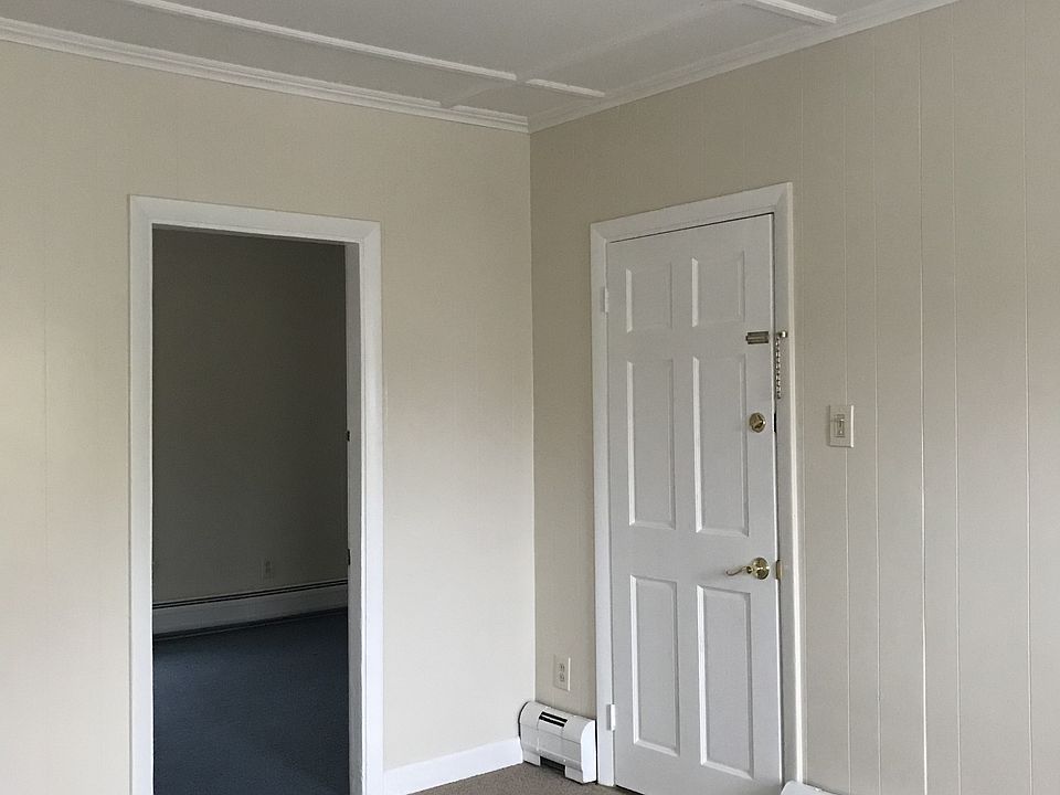2nd image of 34 Maple St #2