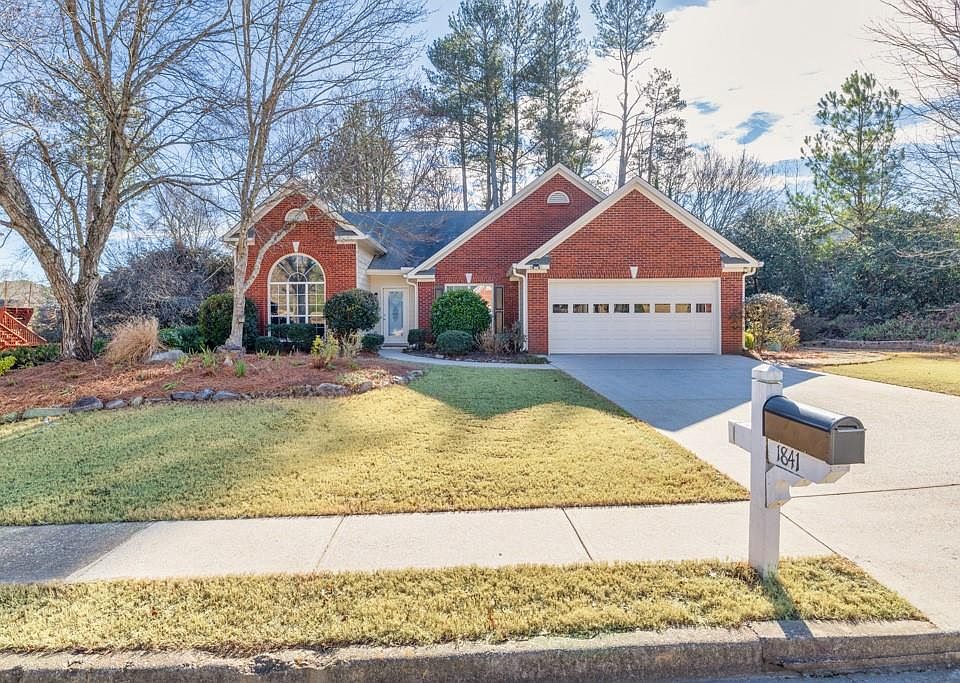1st image of 1841 Fontana Ln