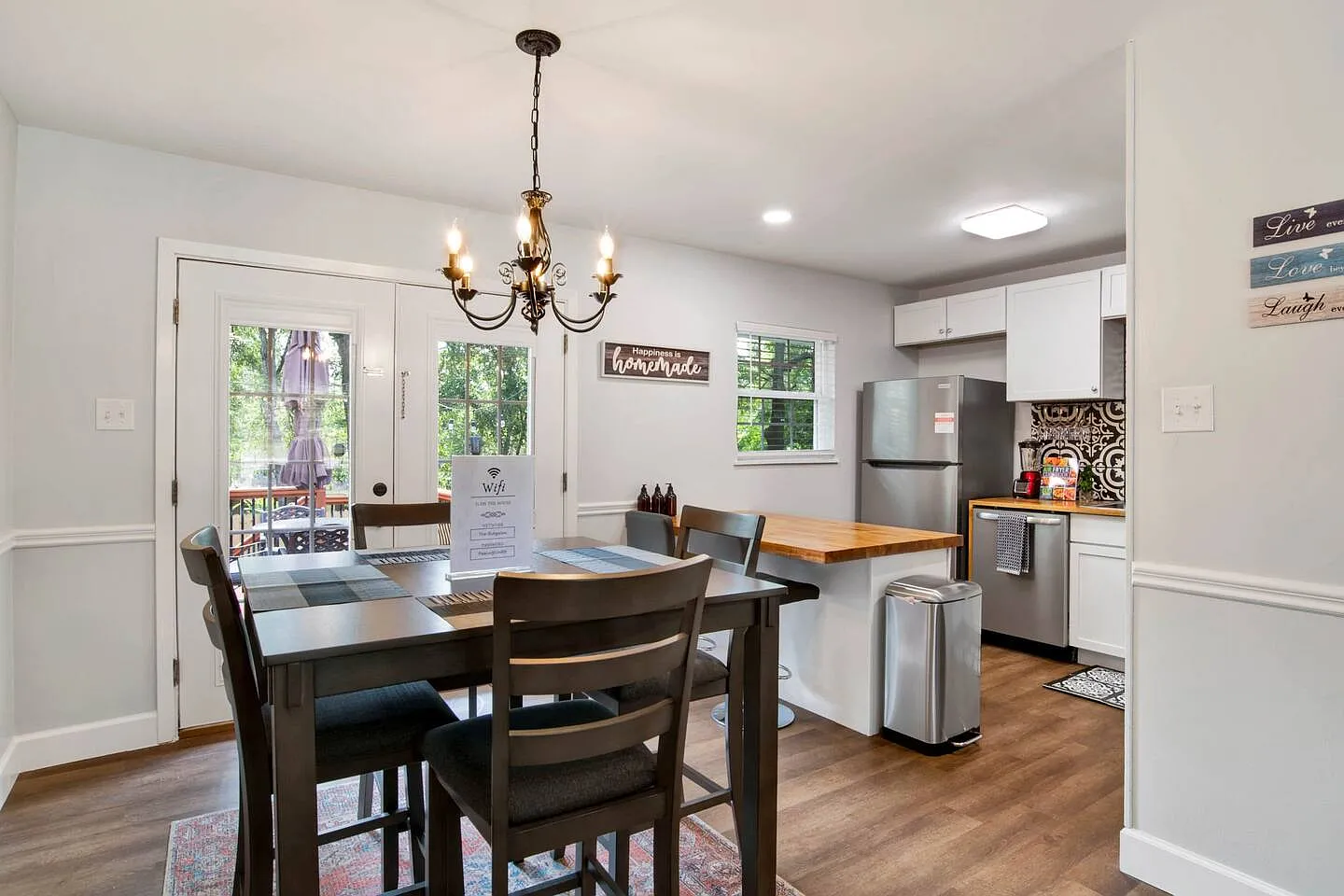 4 bed, 2.5 bath, 1635 sqft, $1,900 — Photo 2