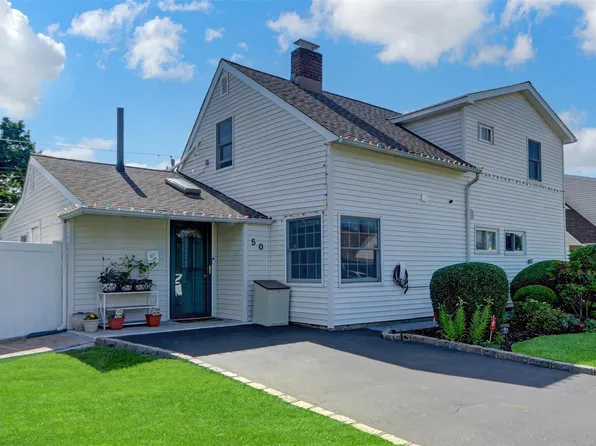 50 Apollo Lane, Hicksville, NY 11801