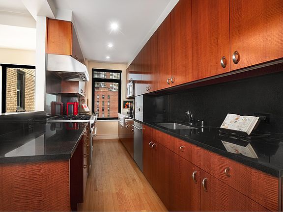 4th image of 308 E 79th St #16AB