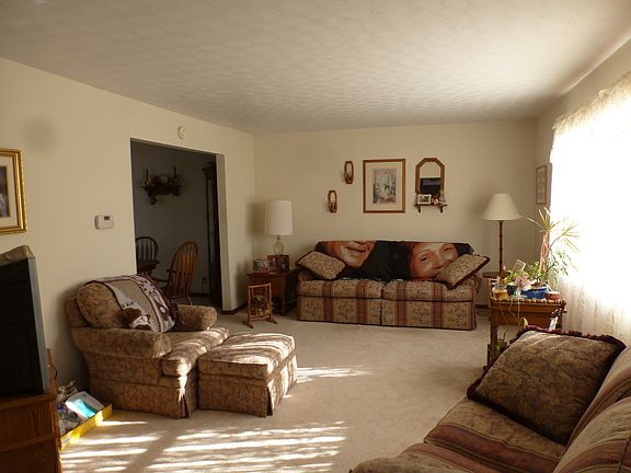 5th image of 70851 Saint Clairsville Cres